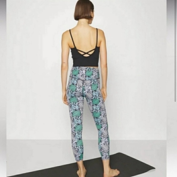 🆕 Free People Movement Daisy Check Print Ditsy Floral 7/8 Leggings S NEW - Picture 9 of 10